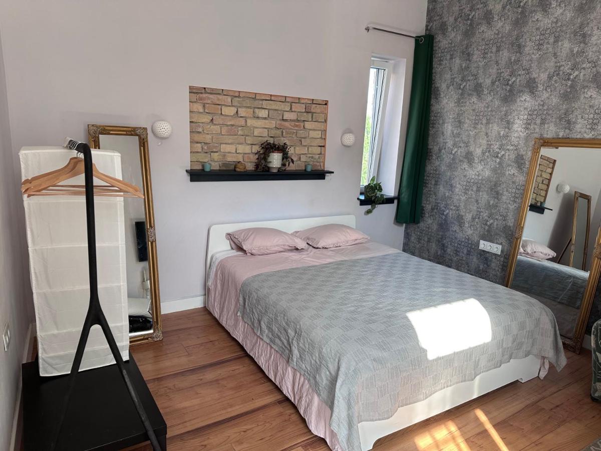 בודפשט Centrally Located Studio Near Keleti Palyaudvar מראה חיצוני תמונה